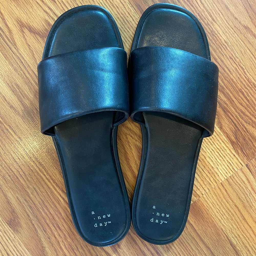 Basic Black Sildes